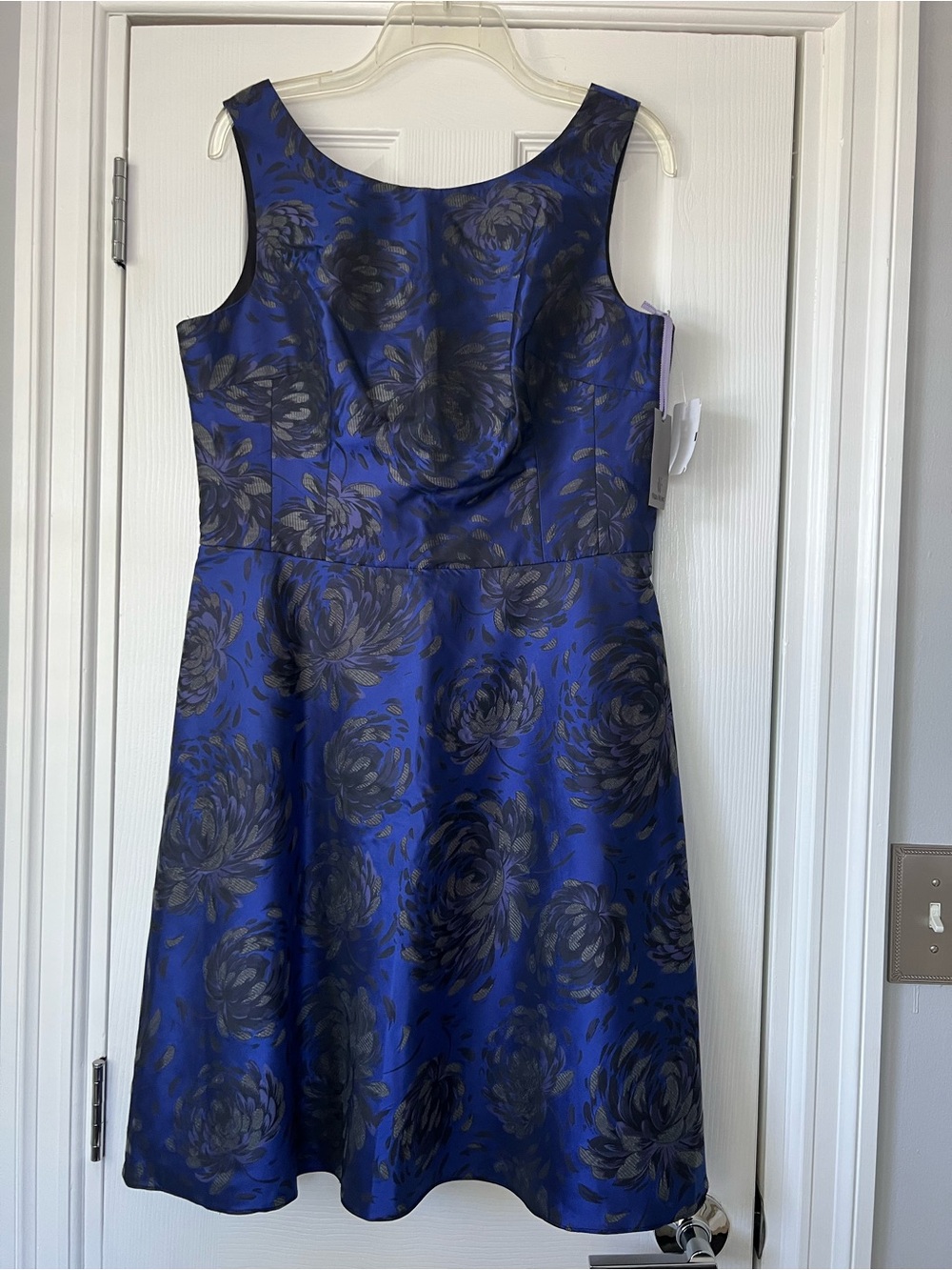 Brand new Vera Wang Fit-and-Flare Multicolored Floral Dress, Size 12